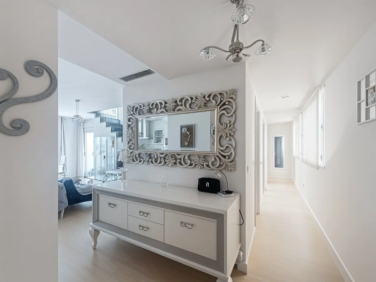 ebc6153b-bd20-47db-8d48-6fede8ab1b4f