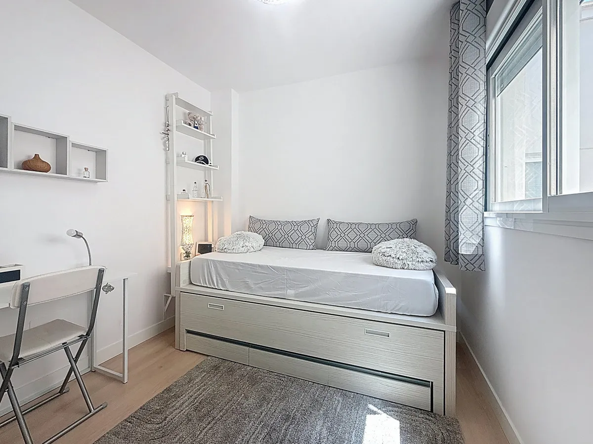 eeab1a93-ff3f-4b69-ac34-dc00f890fbc1