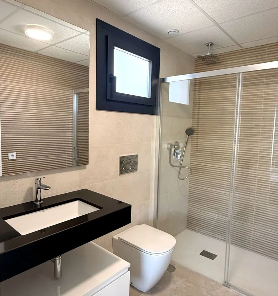 7c73f566-32e4-46e2-96d4-7e7ba3782597