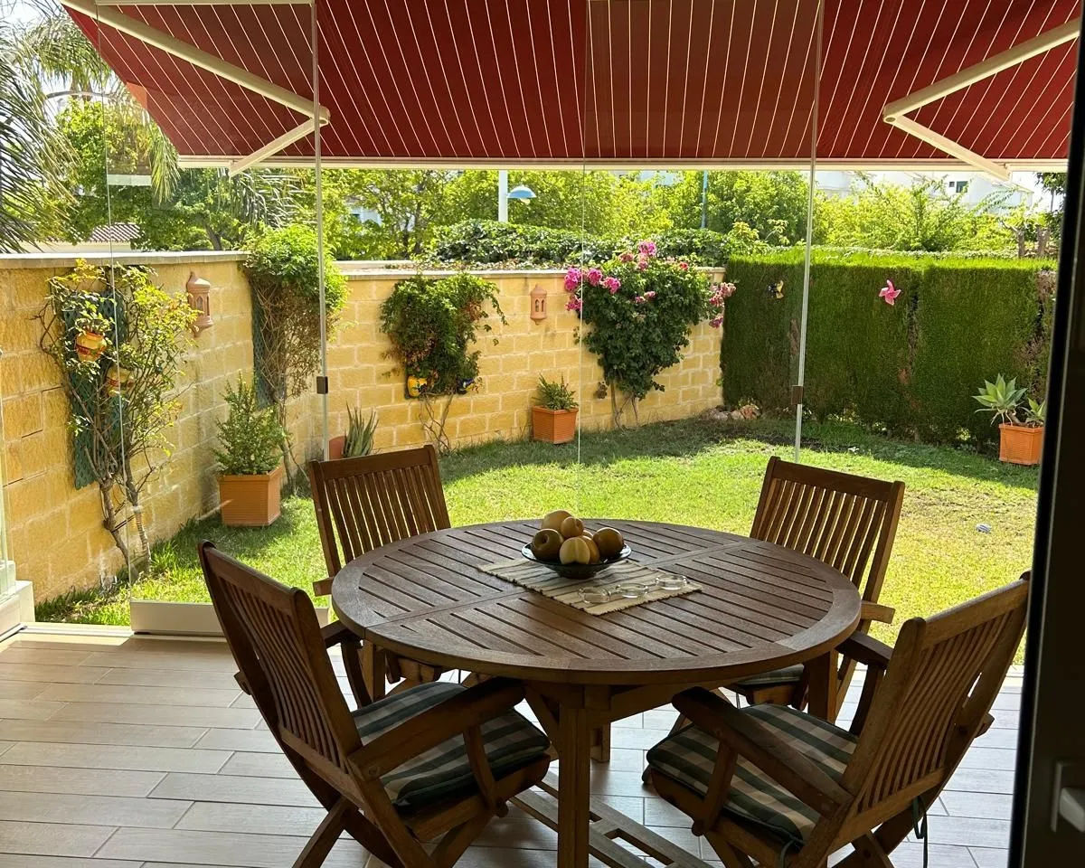 8262efb6-9329-4e54-b135-3daebb244c87