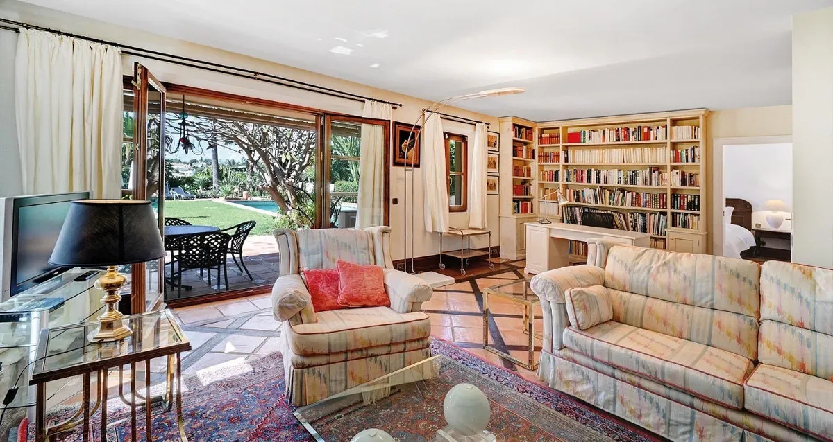 0448c04c-648a-45f5-ba3d-5e932246edd1