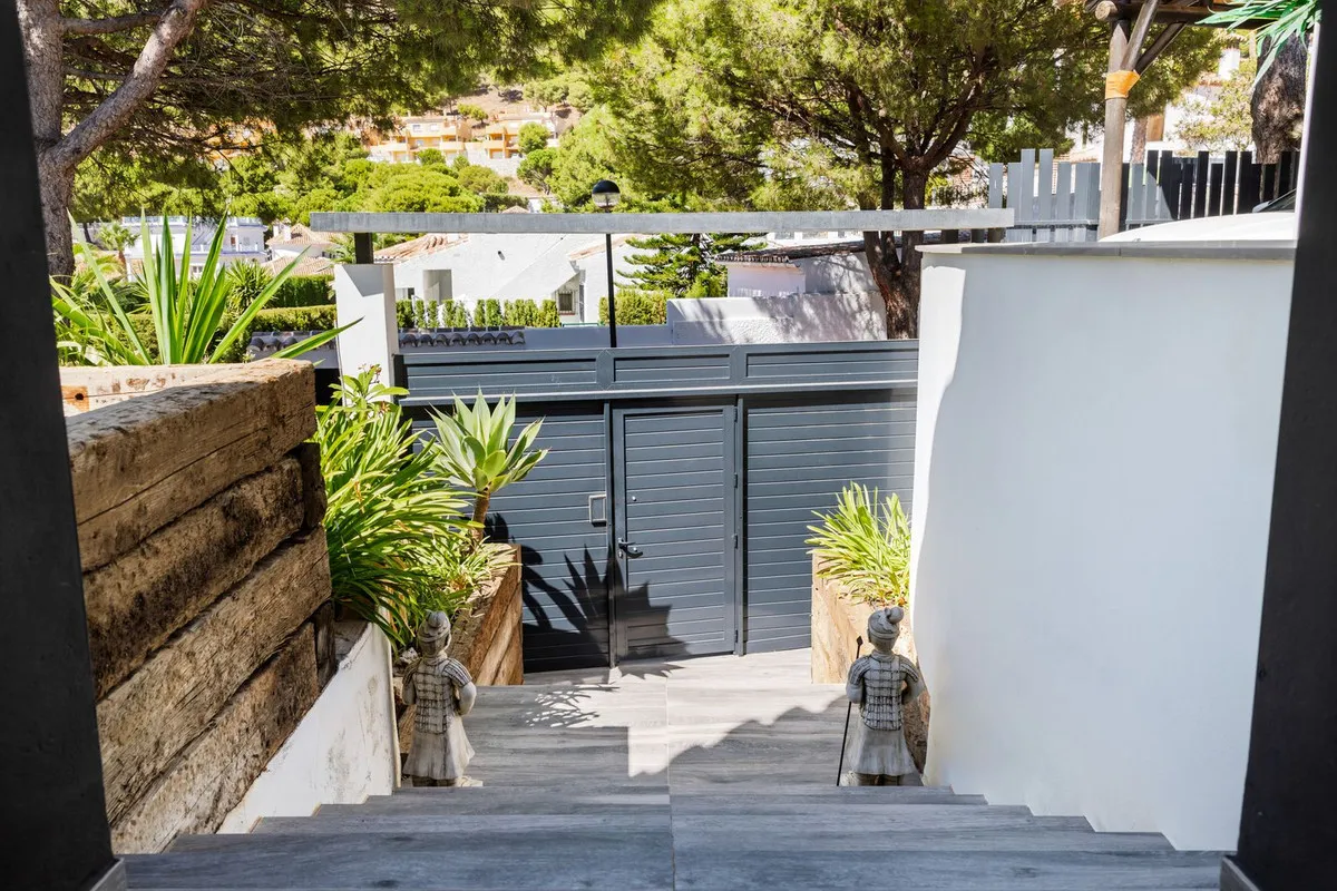 037da4bf-c860-41e0-937b-530528765917