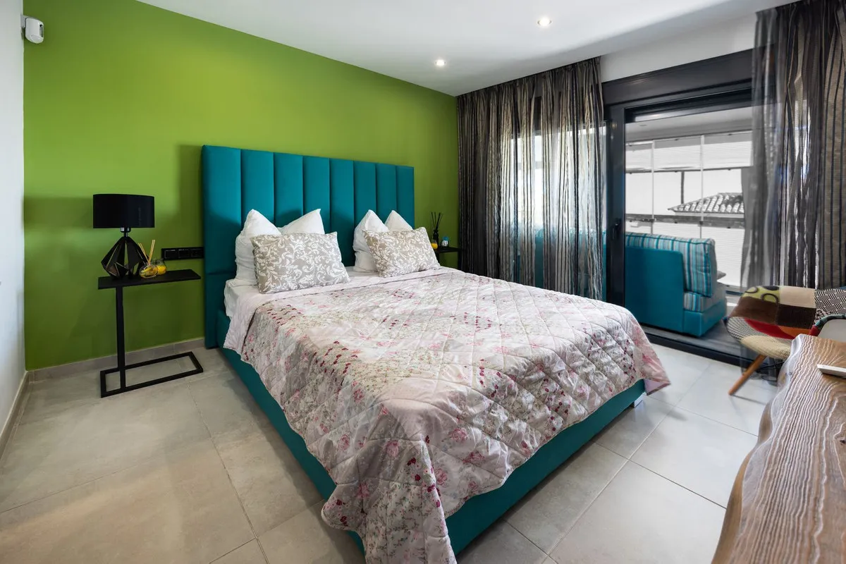 8a409a95-0202-4628-90cc-a98720e92488