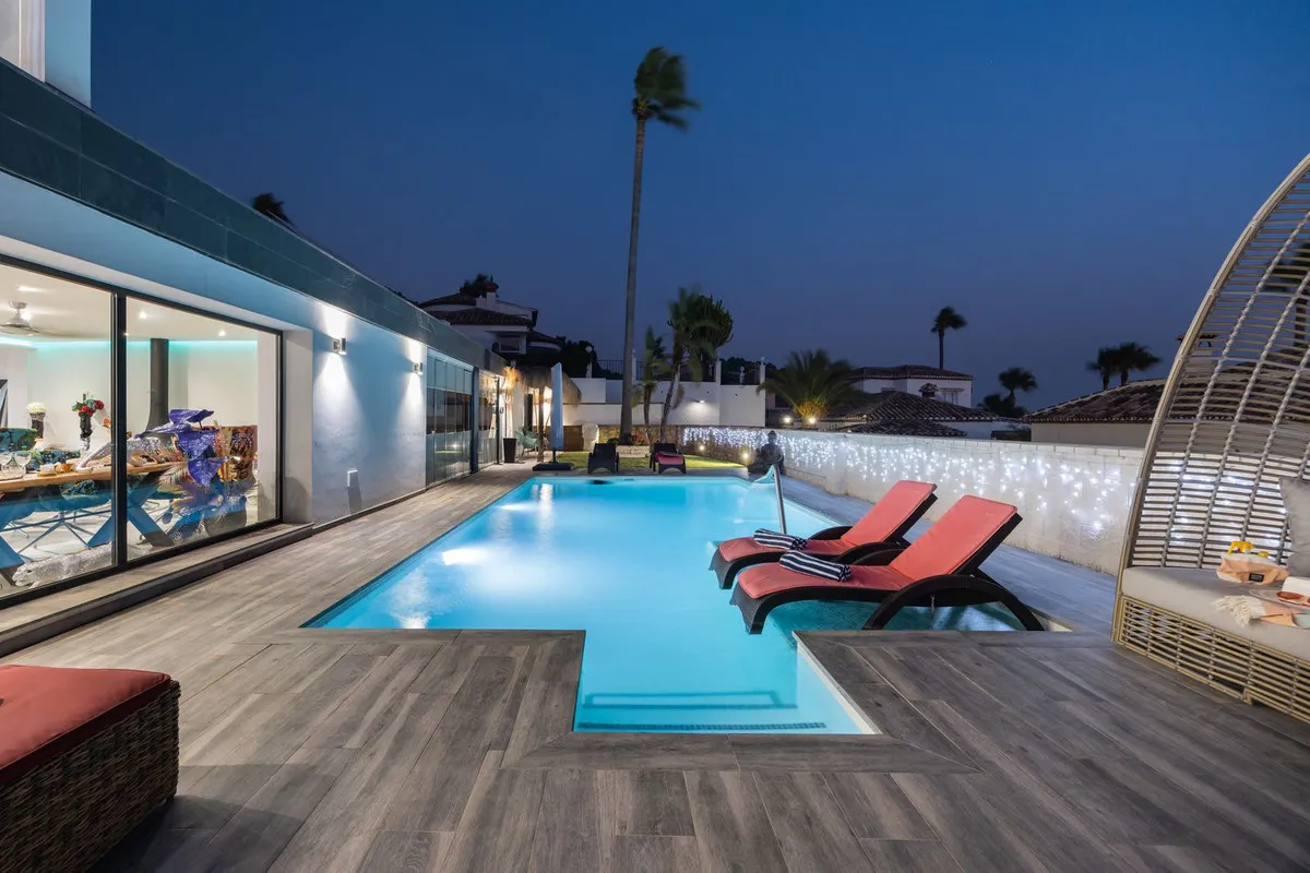 da933f53-7726-4a07-a2fb-f5e0ed26e967