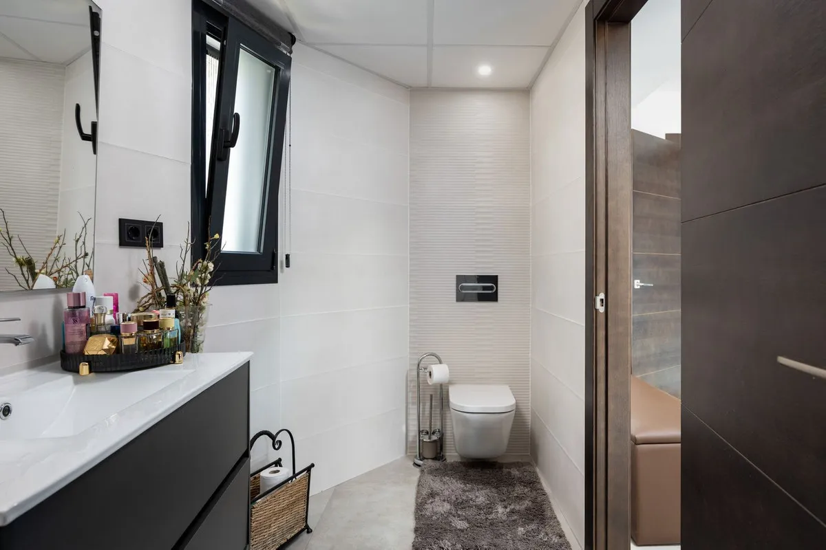 ebcb5027-6220-427f-87c3-0b28385c62e2