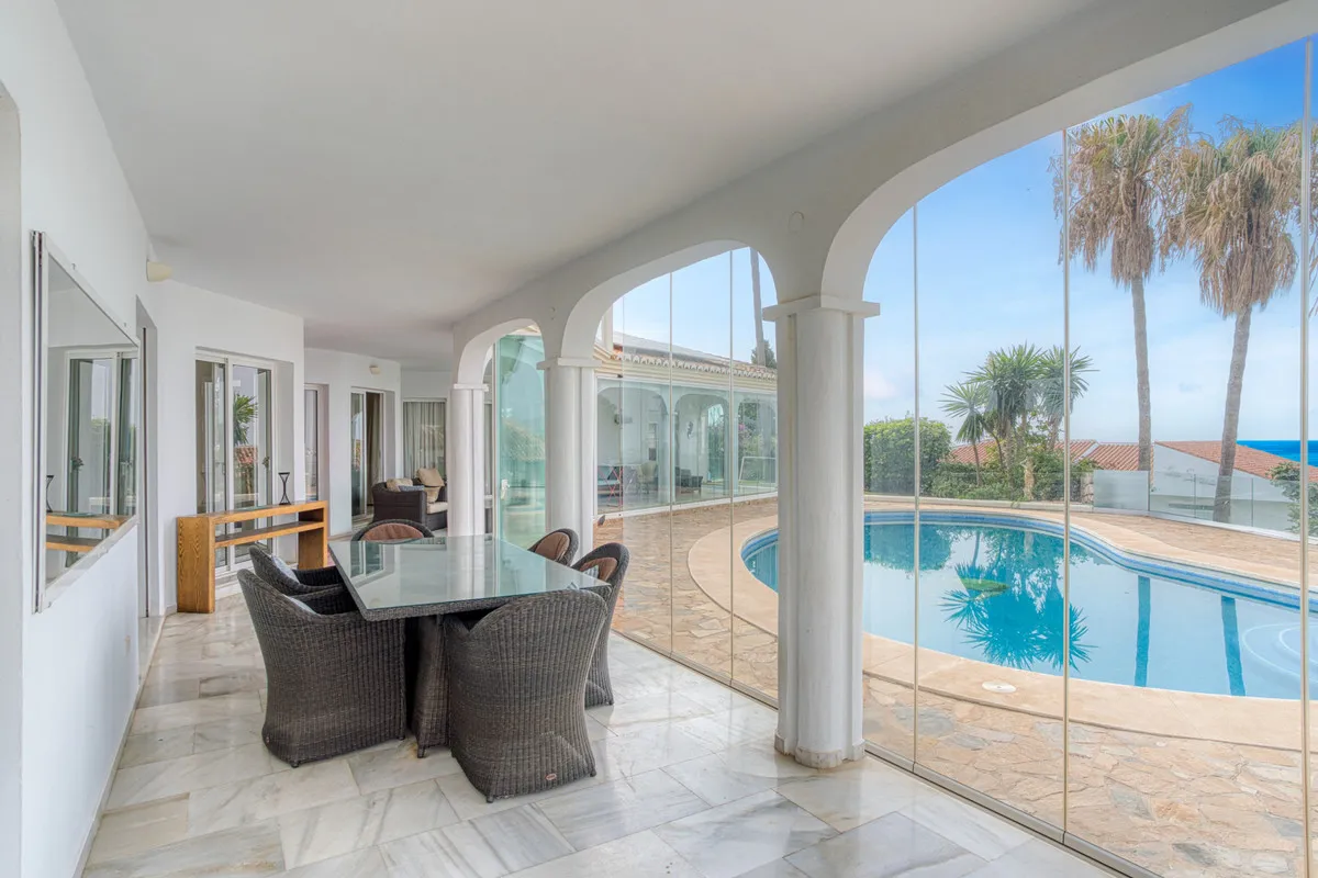 8cebe121-70f4-49c5-b33a-3d0612c36d71