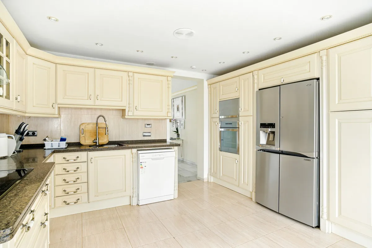 d787ddb0-5f86-48ee-a8a8-f1ba48393cf8