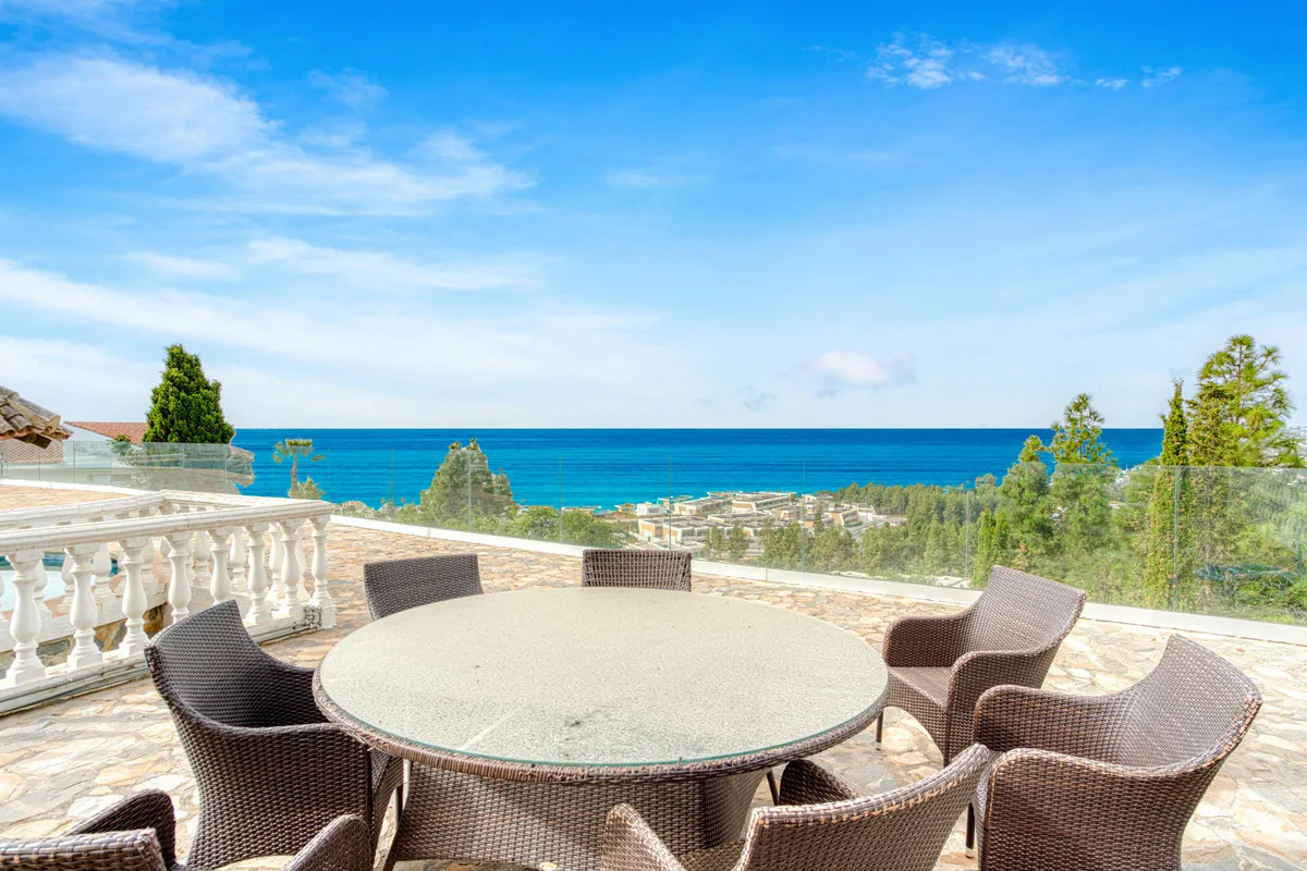 f126b288-dbfd-4c4d-bf8a-a4a537cfebc8