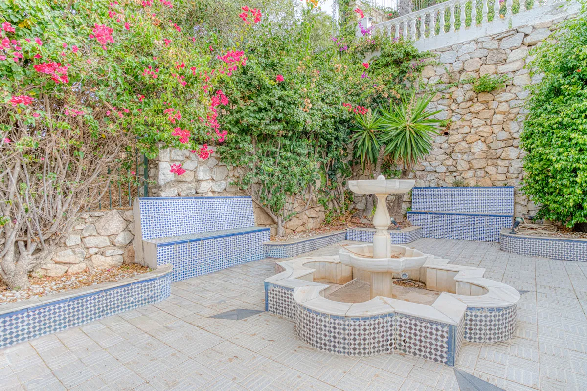 f7830e93-3989-477b-a261-9401303dda42