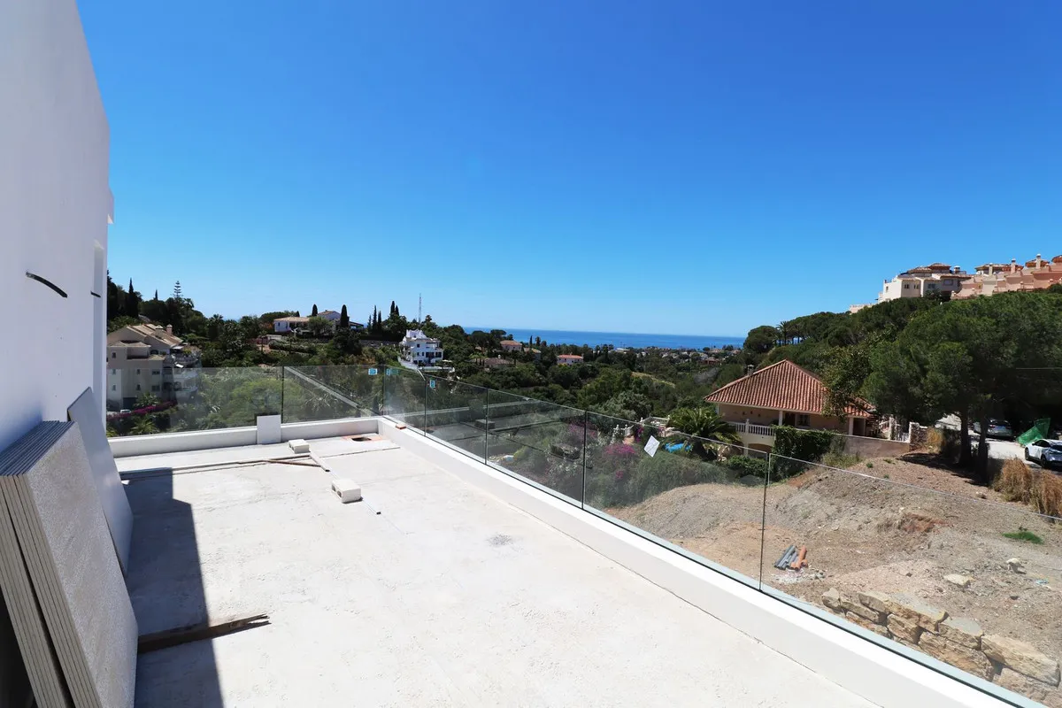 084ae1b6-9a5e-421b-ad83-f459e59ddc39