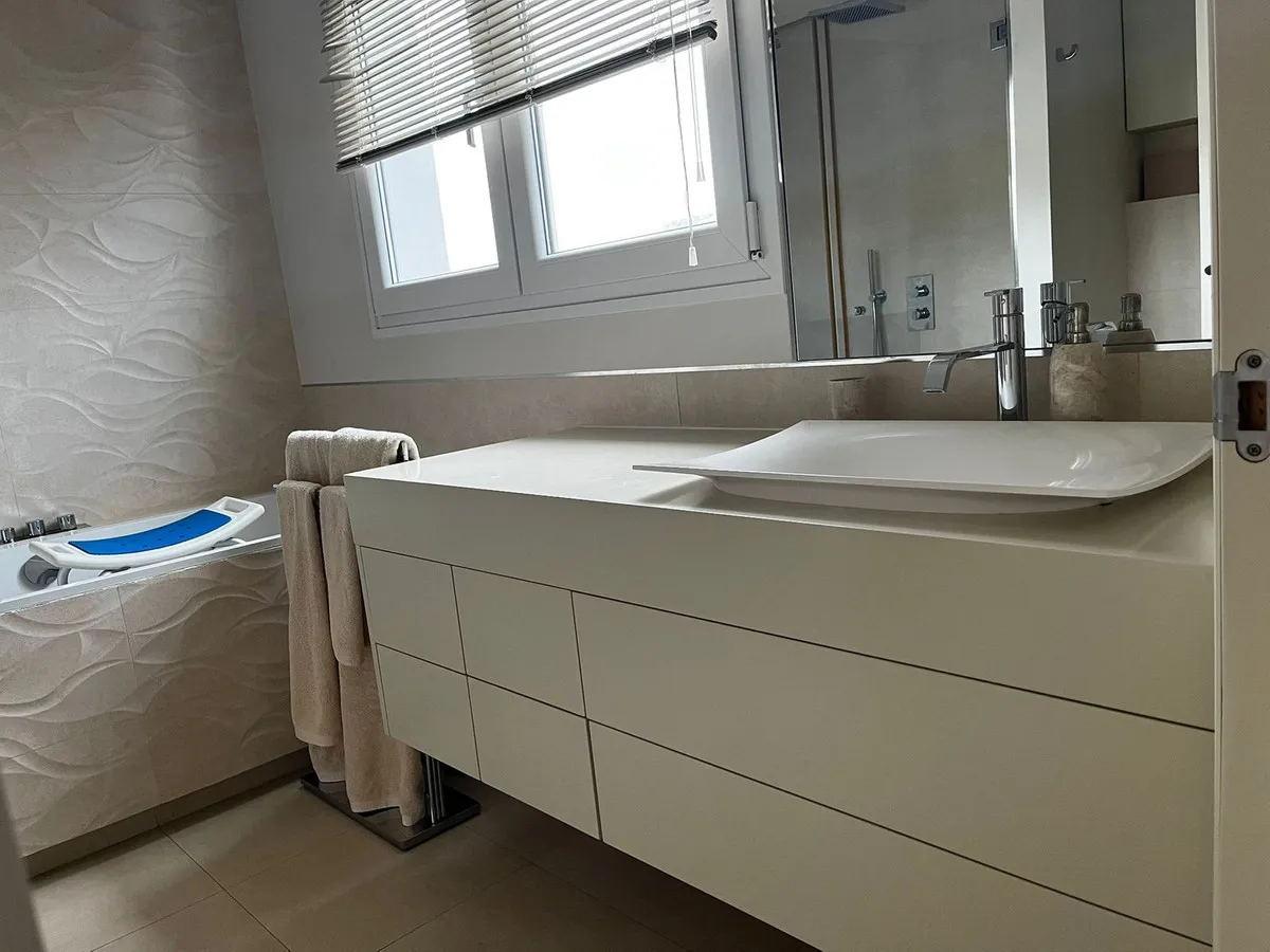 ab16e57f-2c13-4b00-9256-cfd77c26d2ed