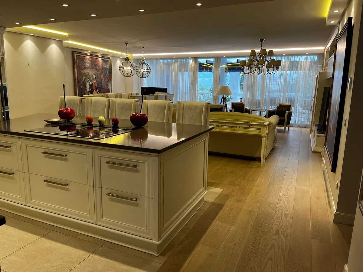 b0966fe8-f41f-4fd3-b56c-169f4908d781