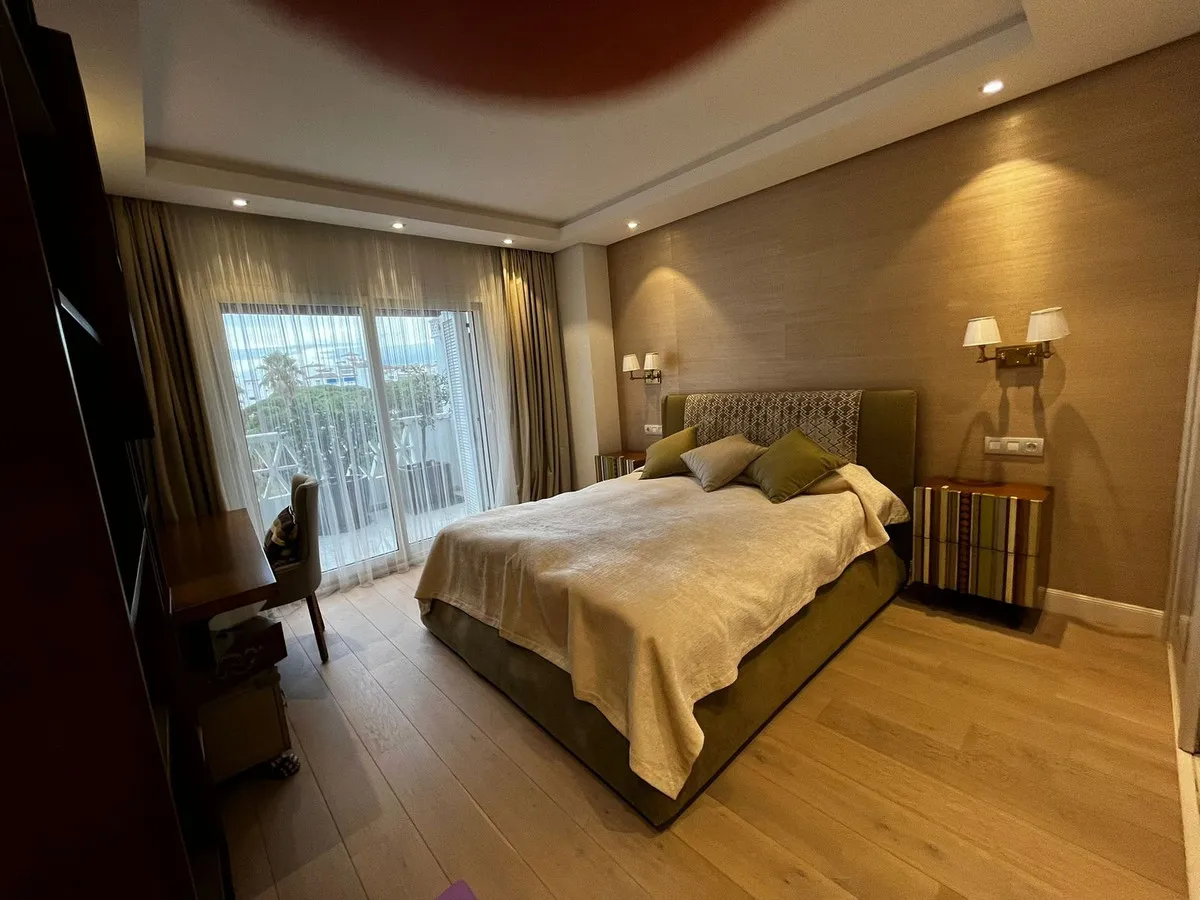 e5550728-feb9-49a6-86d4-b68a3e2a0e8a