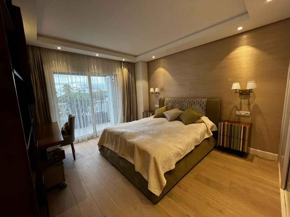 f09afca1-c1ac-4144-acd8-227dca8a9ad5