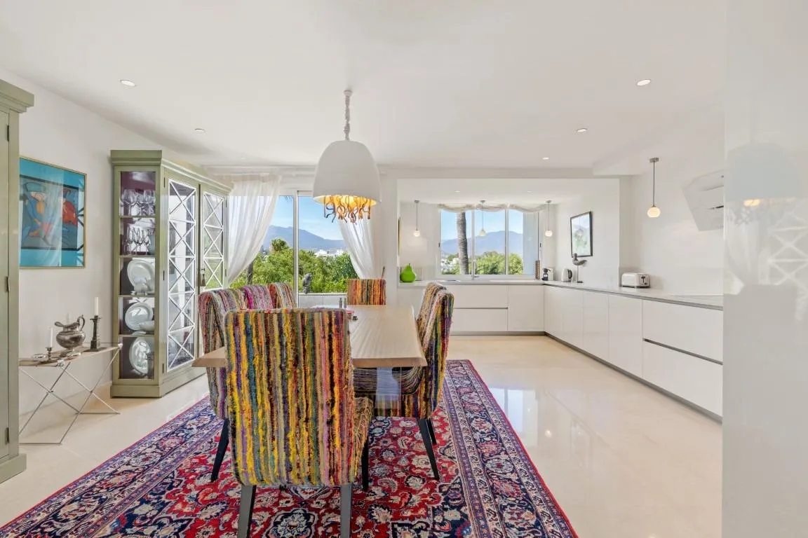 57515343-6742-4325-b125-3293408c8003