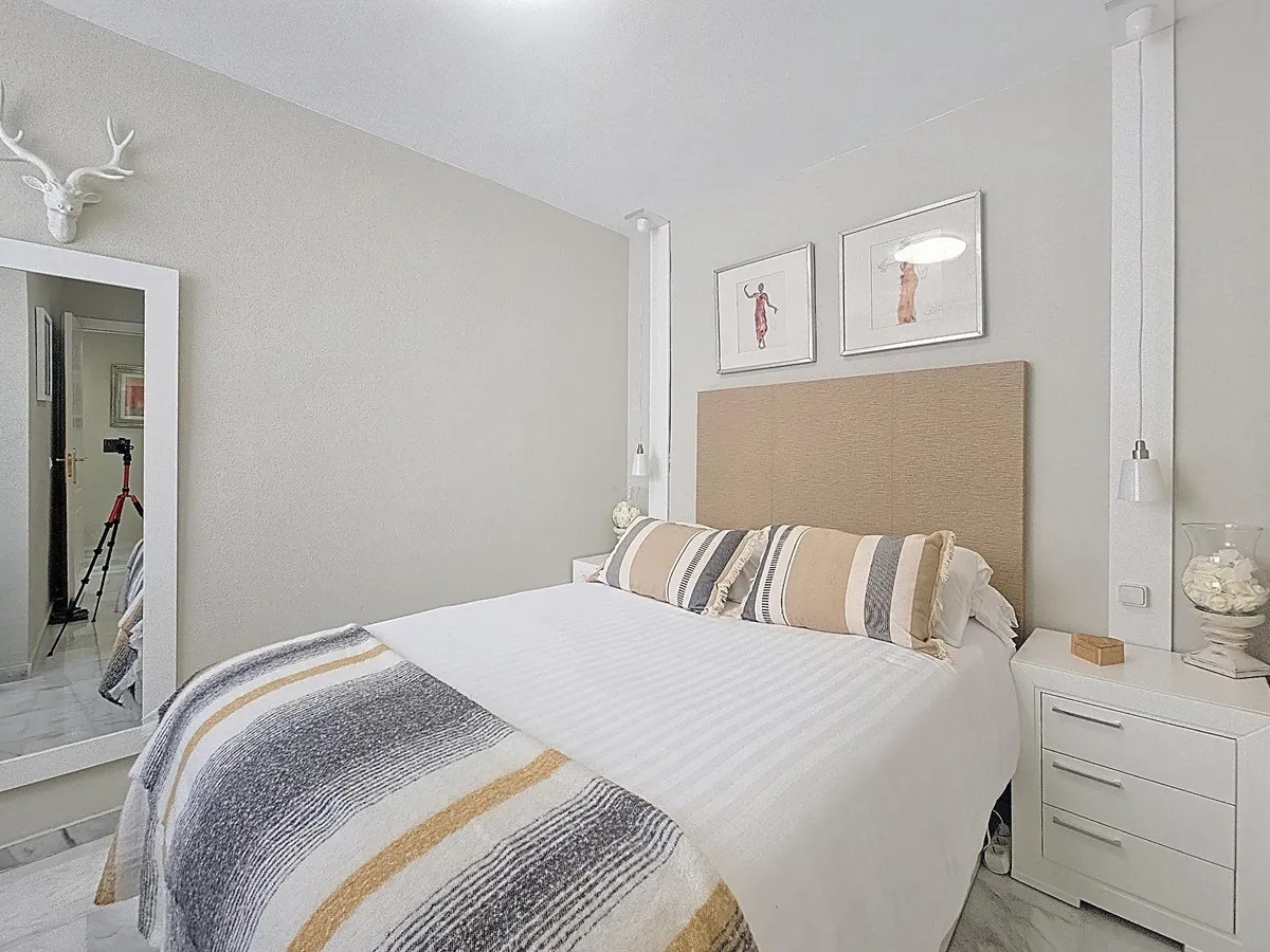 16f04fdc-fe2c-4f94-9143-05ecbfb3dc10