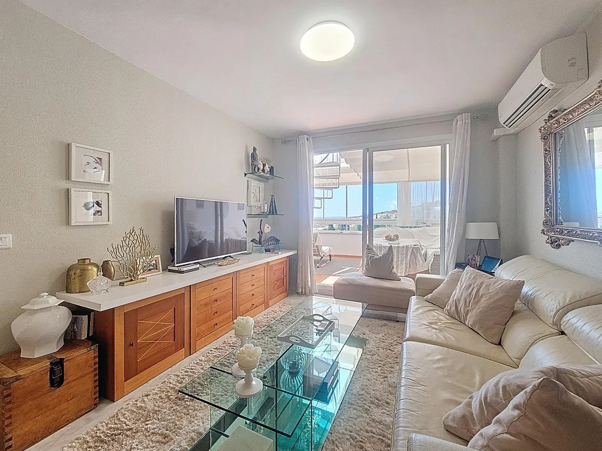 1970915a-e1d6-4c47-ad8a-7c7a18a93189