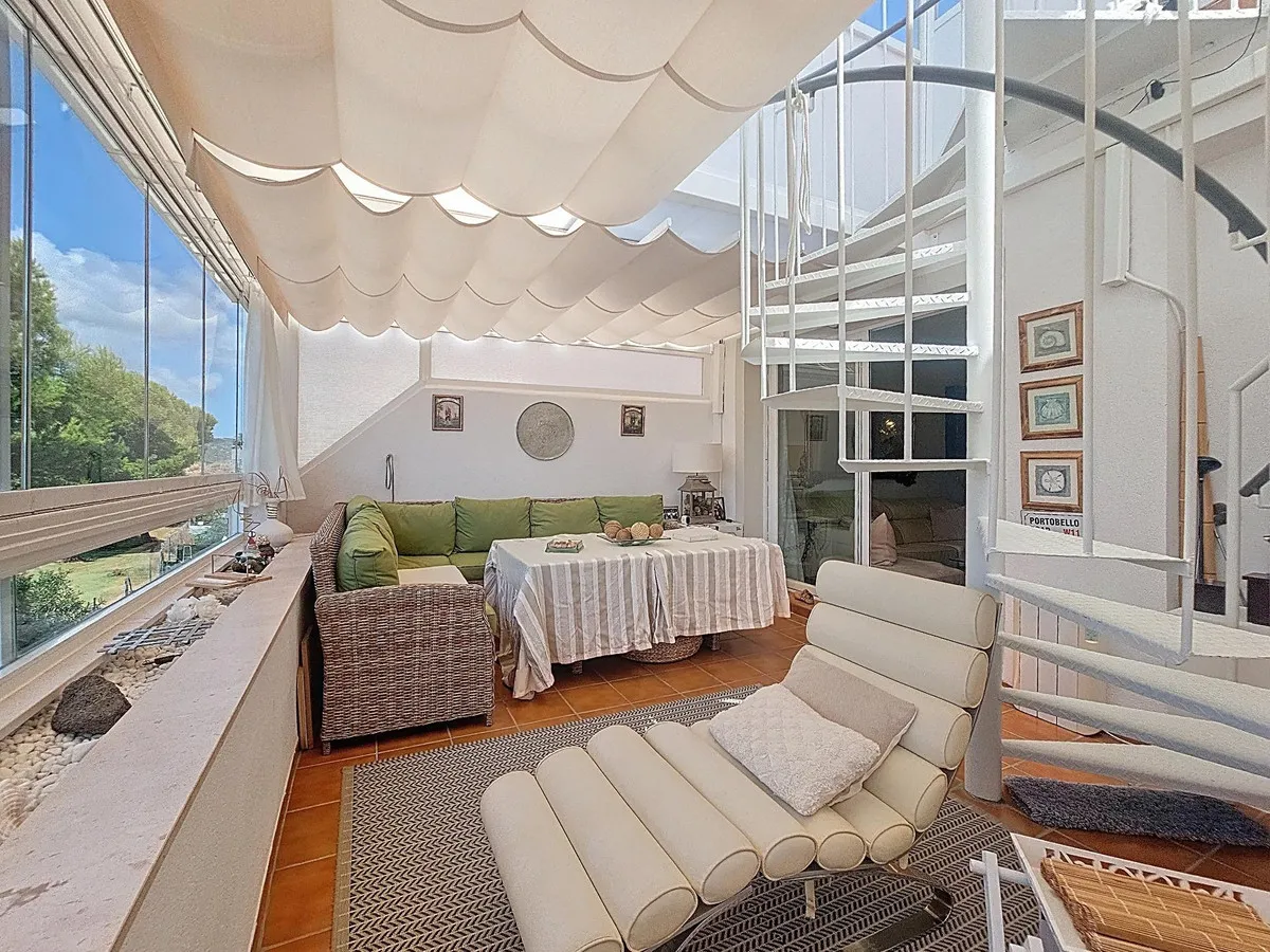 d954f878-2ede-4d38-943d-928031a75d0e