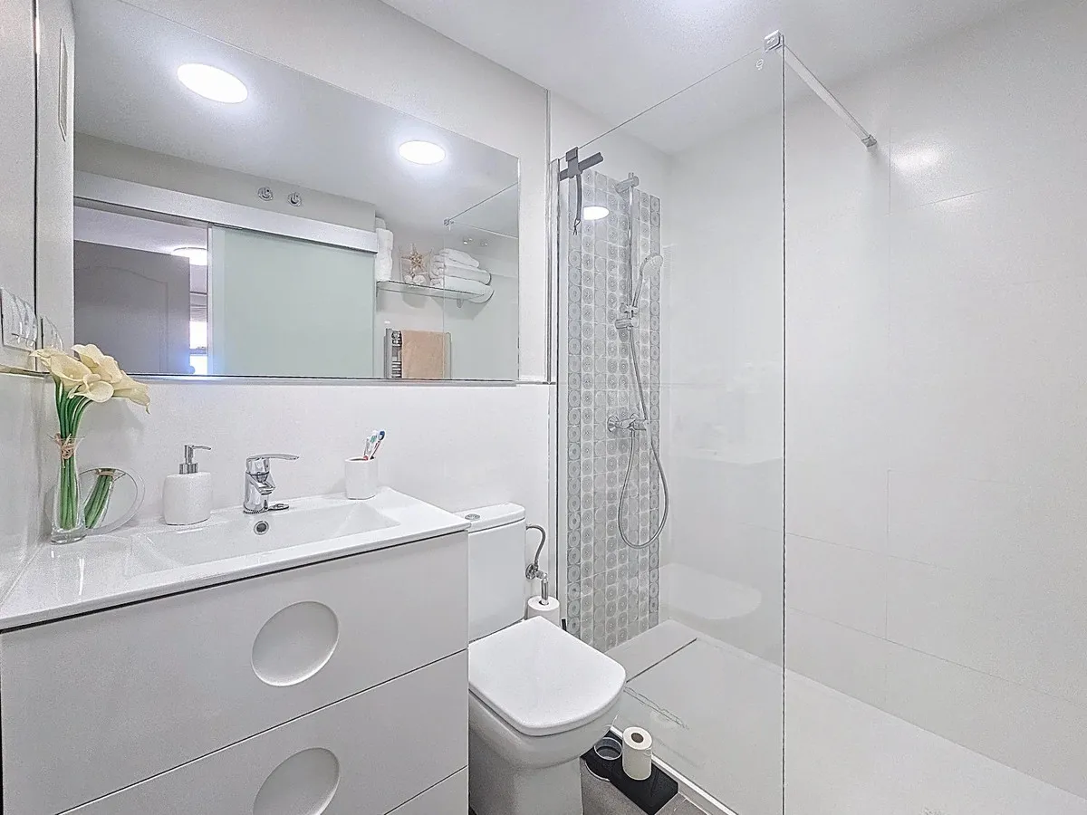 eea5352e-fab7-4891-a1d2-b9bfb0f2c238