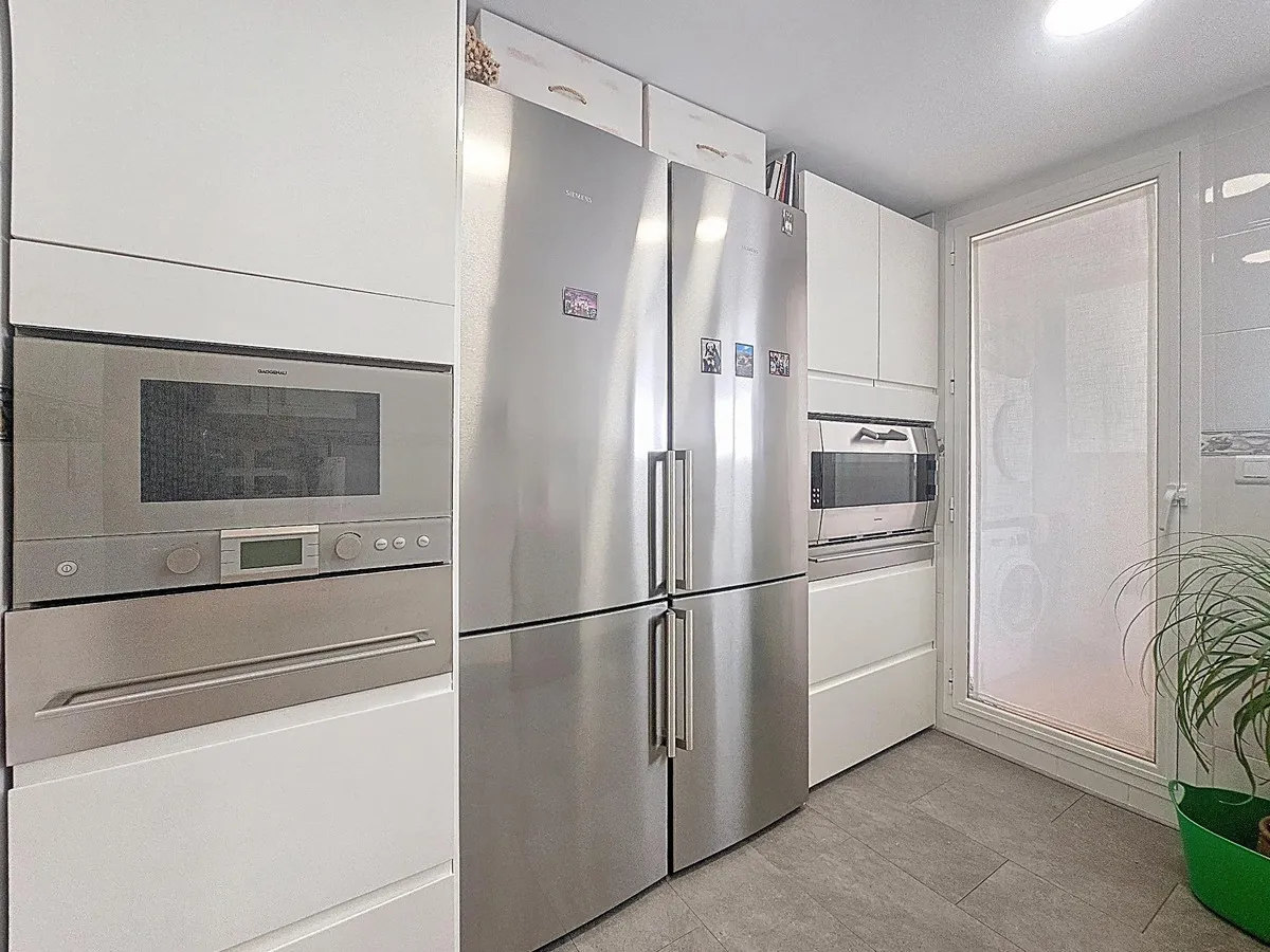 f4d51b98-037c-4e1a-bb09-18d5d5ac2d5f