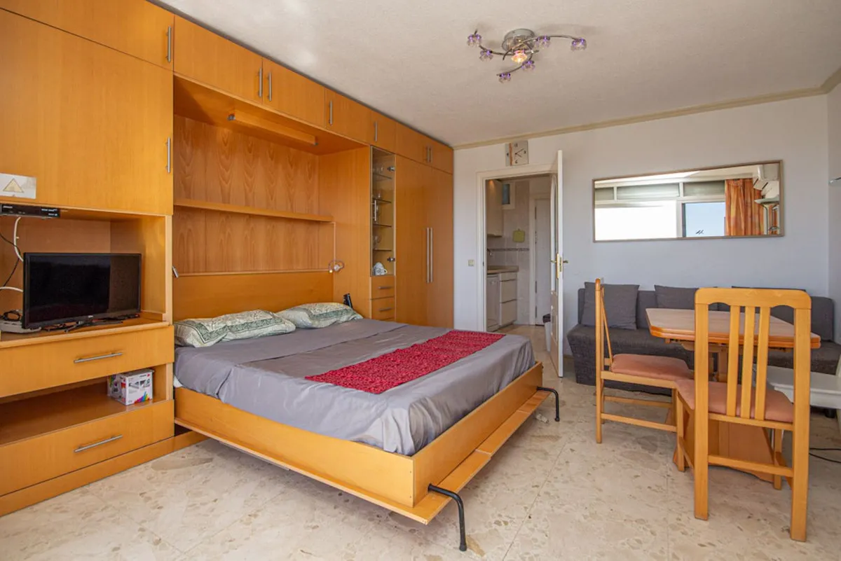 5665dcc3-faa5-4e8a-b0e2-f4b6dcfa995f