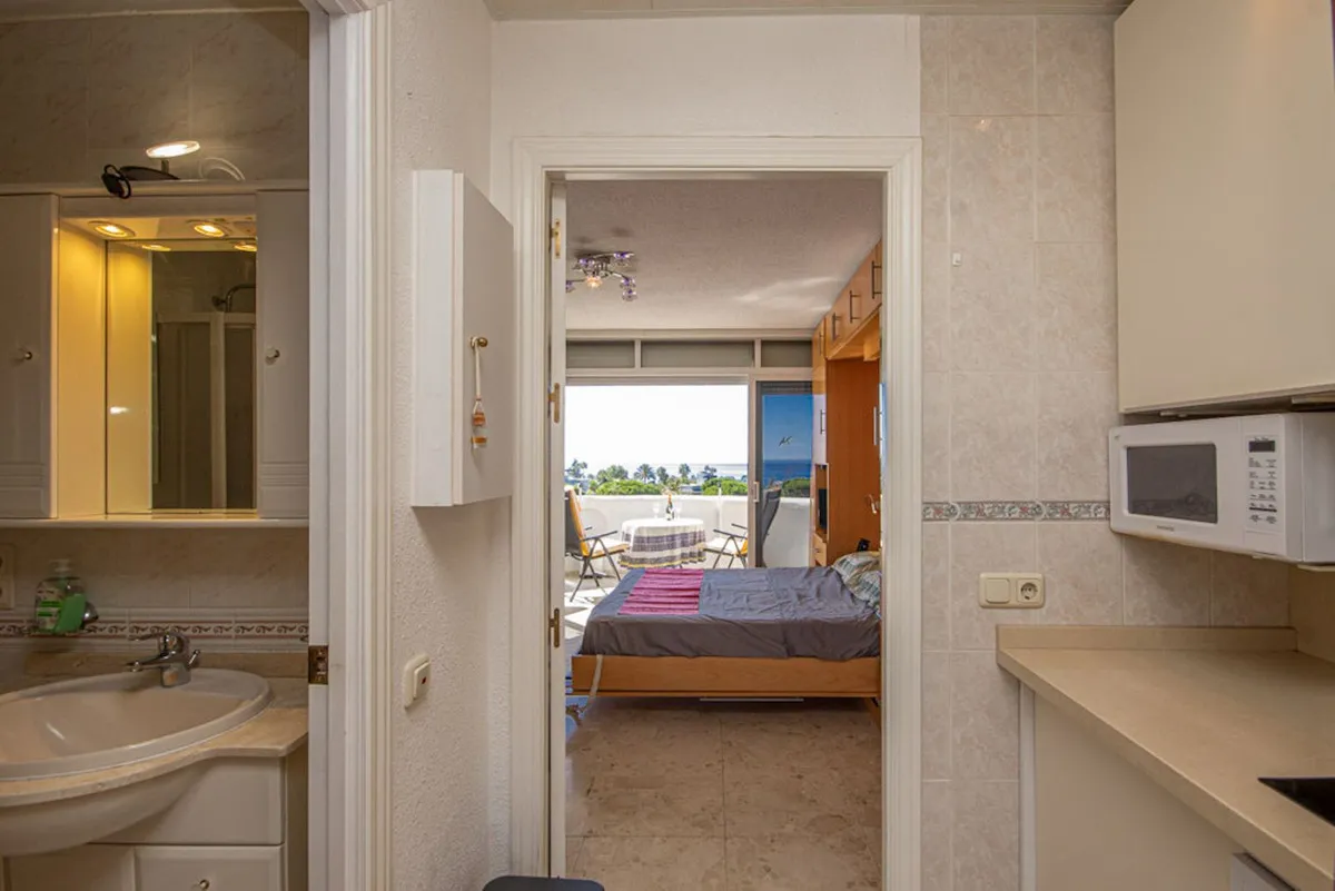 bb4f167d-6b8b-4a7e-b669-cf1f05befeca