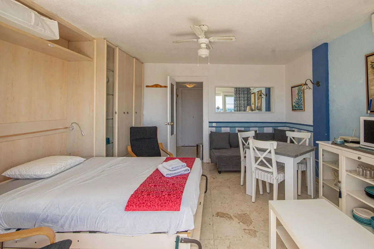 d917d3bc-d882-43c8-90d3-d300d8cca5d1