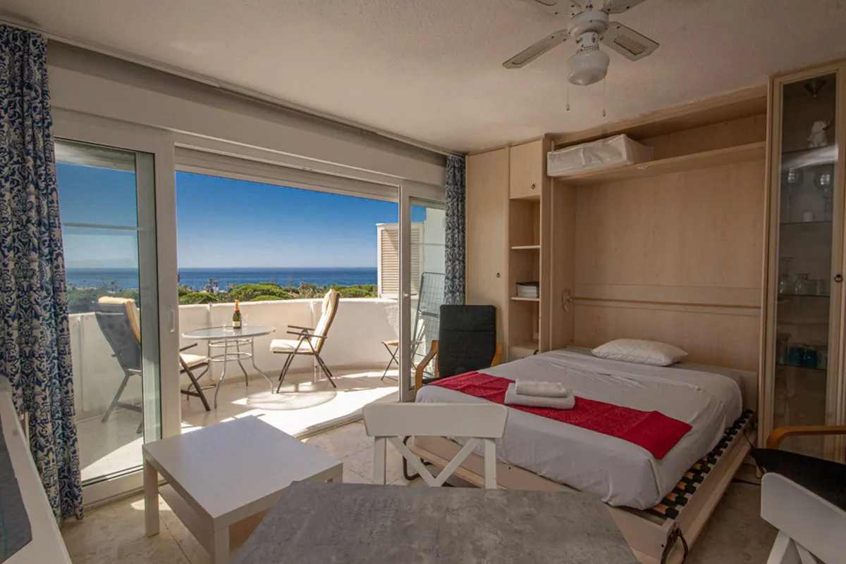 e7108594-d624-478c-a882-7a08f08e7897