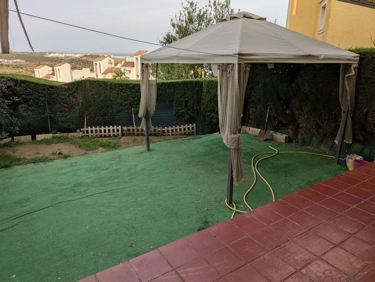 9a844185-2403-4750-8453-9aa90ac12a70