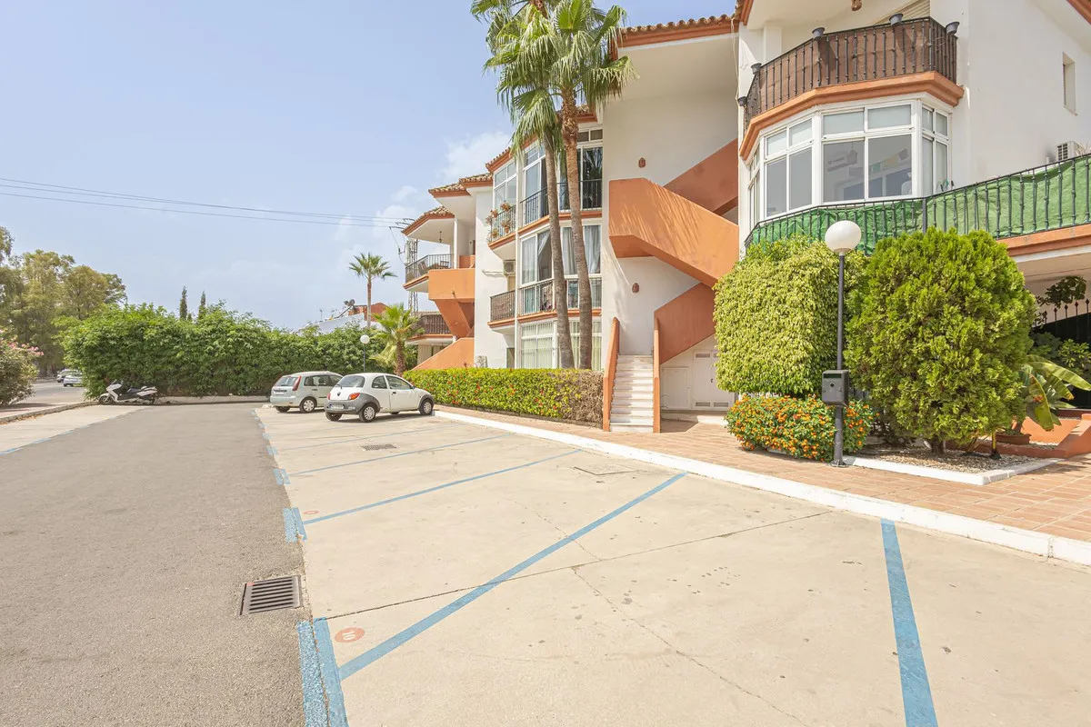 8bb8deb1-88ac-40de-83e2-992cbf48f8c5