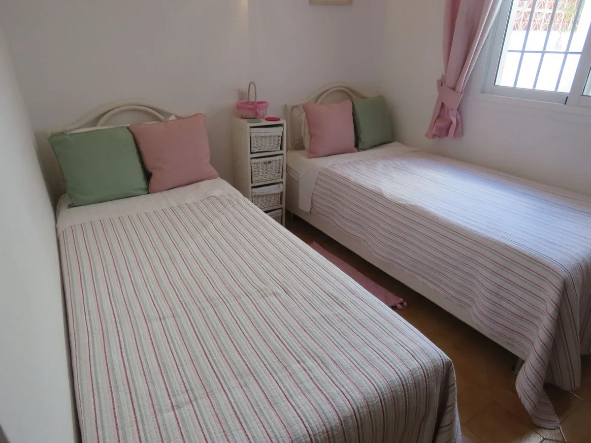 2b9b49d8-f10c-4d0f-bd0c-4e432d09aafa