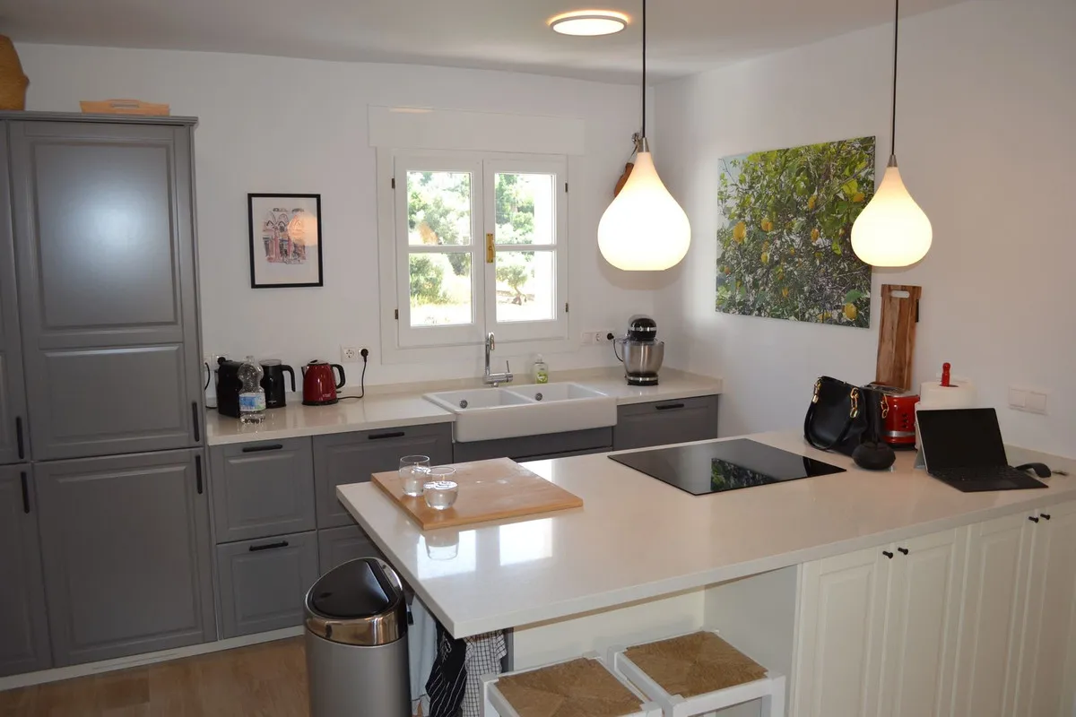 d3f1b77b-417a-4e62-99cf-ea136be47779