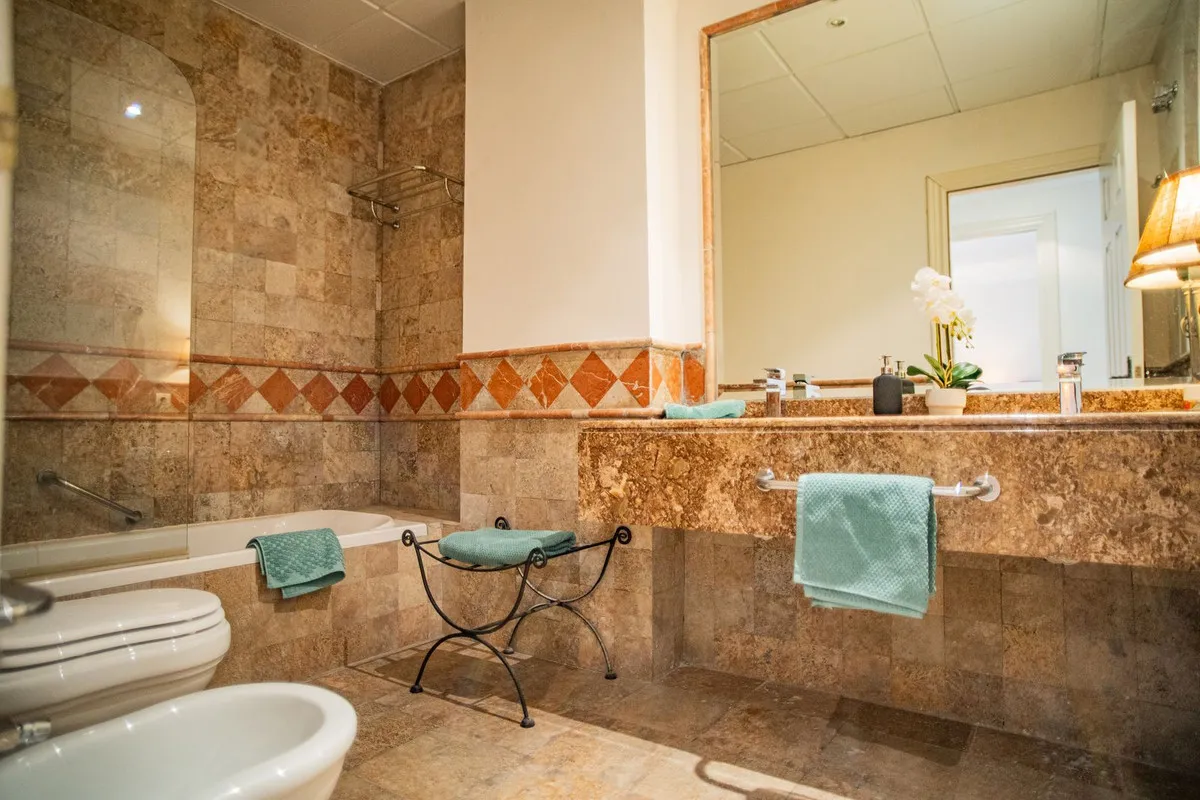 4979de46-d1d6-49eb-9728-fc705b3c5fa4