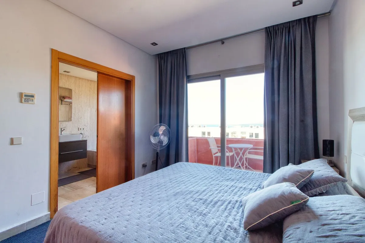 08f1f583-88f2-4bad-aaa2-144e6b7d21cc