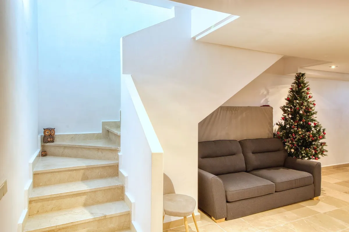 639846d6-031e-45a3-a2c4-44d0328b7e36