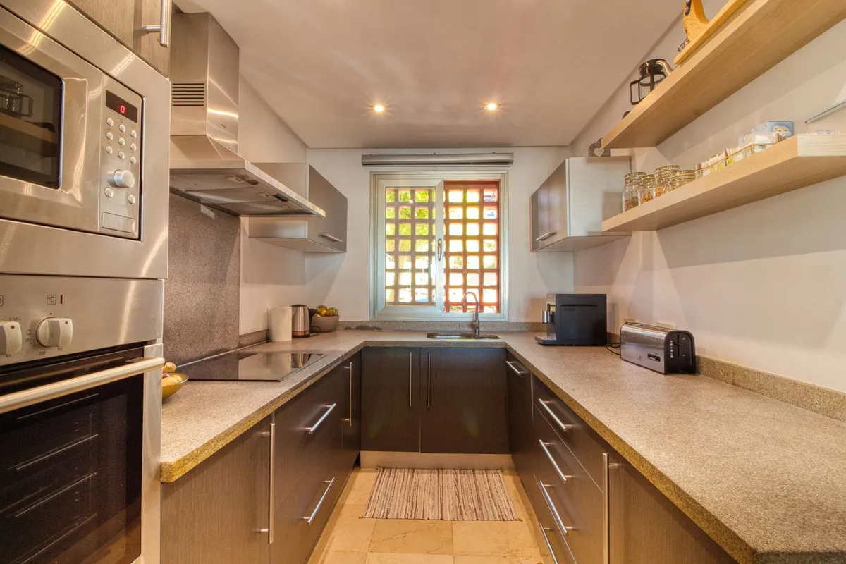 75dfa258-4d8e-4274-9f4f-7e1782d29312