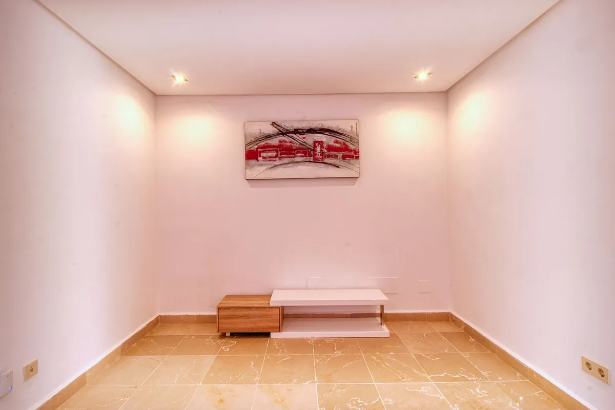 c931eaa4-aaa0-415b-92d7-b7d2663aa193