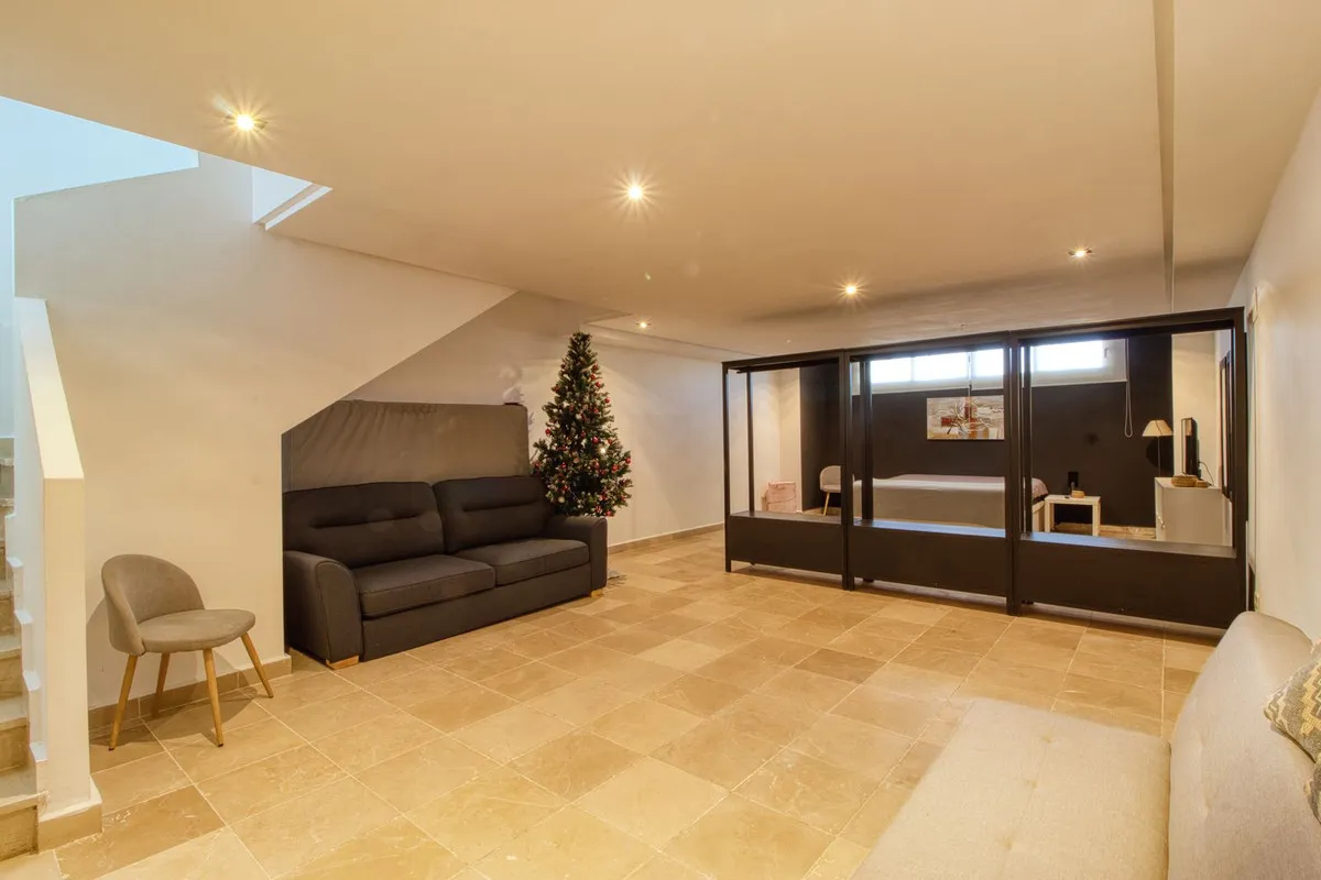 cede3403-c9e5-4e37-a0dc-b8c92b9897fa