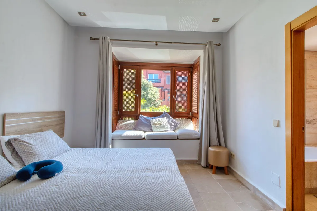 e2ec178c-64a3-49af-996d-ae620479a7ba