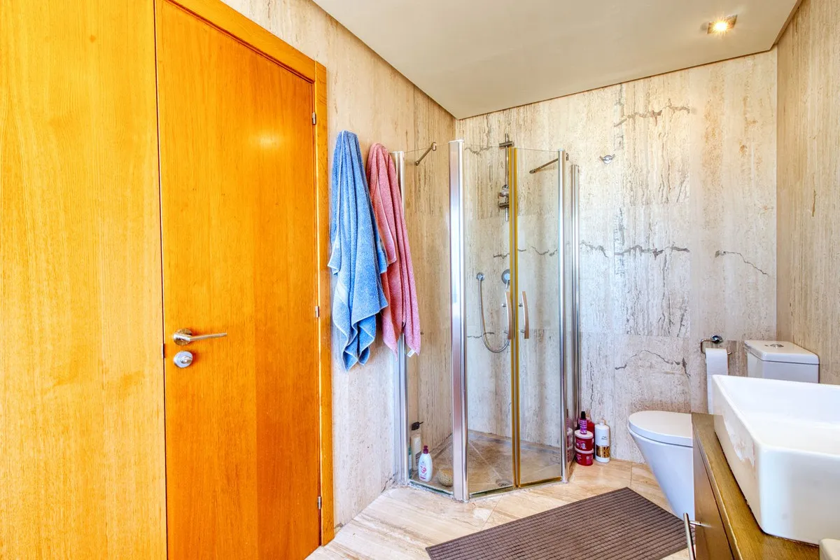 fe3a6628-a13f-4a7f-ae9f-788a8d024738