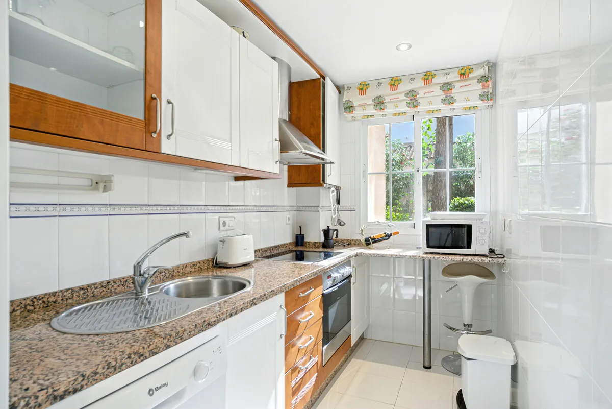 ef2ea350-03af-41f1-927b-484d73386177