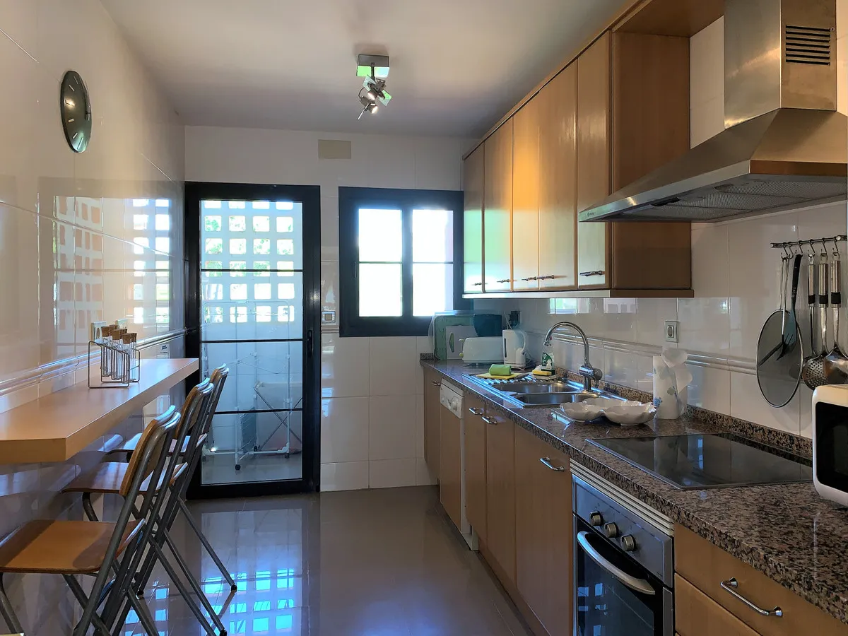 d865f06f-4796-4289-9a54-e374568934b8