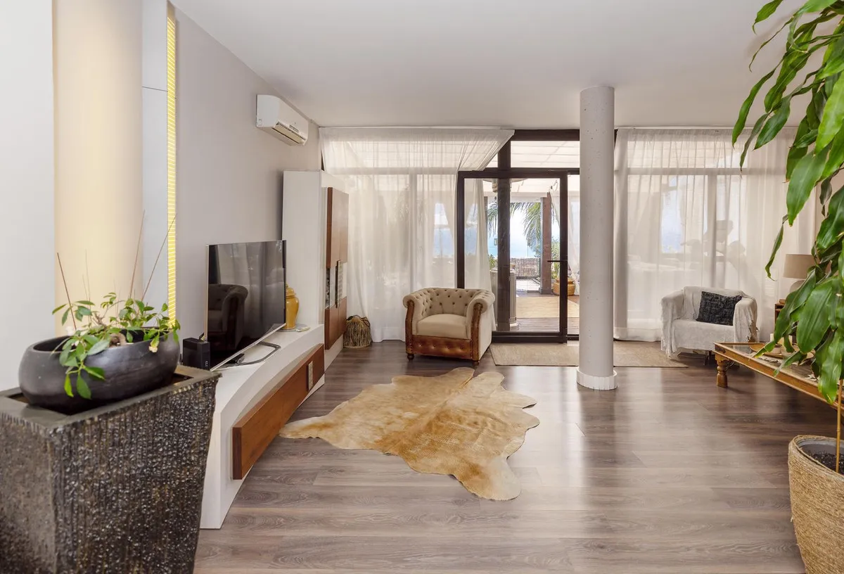 249bca1c-c134-4459-a13d-1b7011a25db6