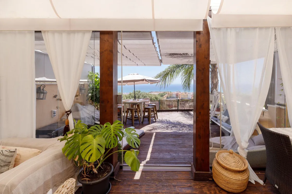 e05c6d4b-e7da-4e88-b7c4-30a6f7043527