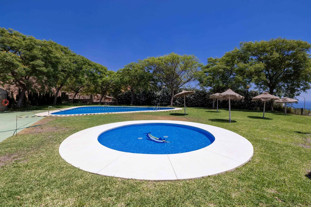 f9475a87-f9d6-40a7-8b8f-edc584eb46b1