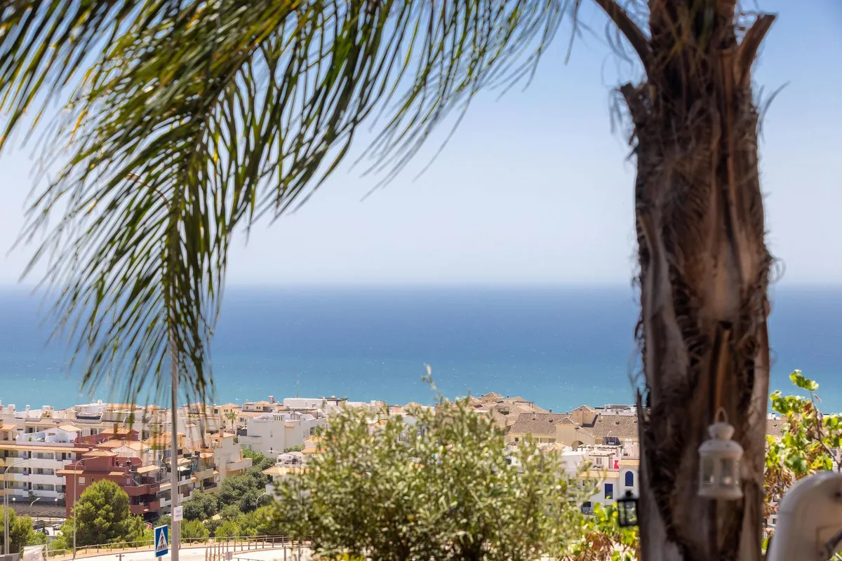 f9f693d0-302a-4e62-a317-ebf68b7c4468