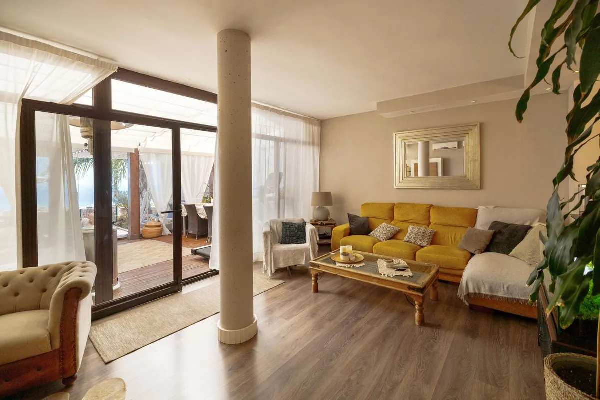 fcc1e571-a800-470a-9945-f780d10ac20d