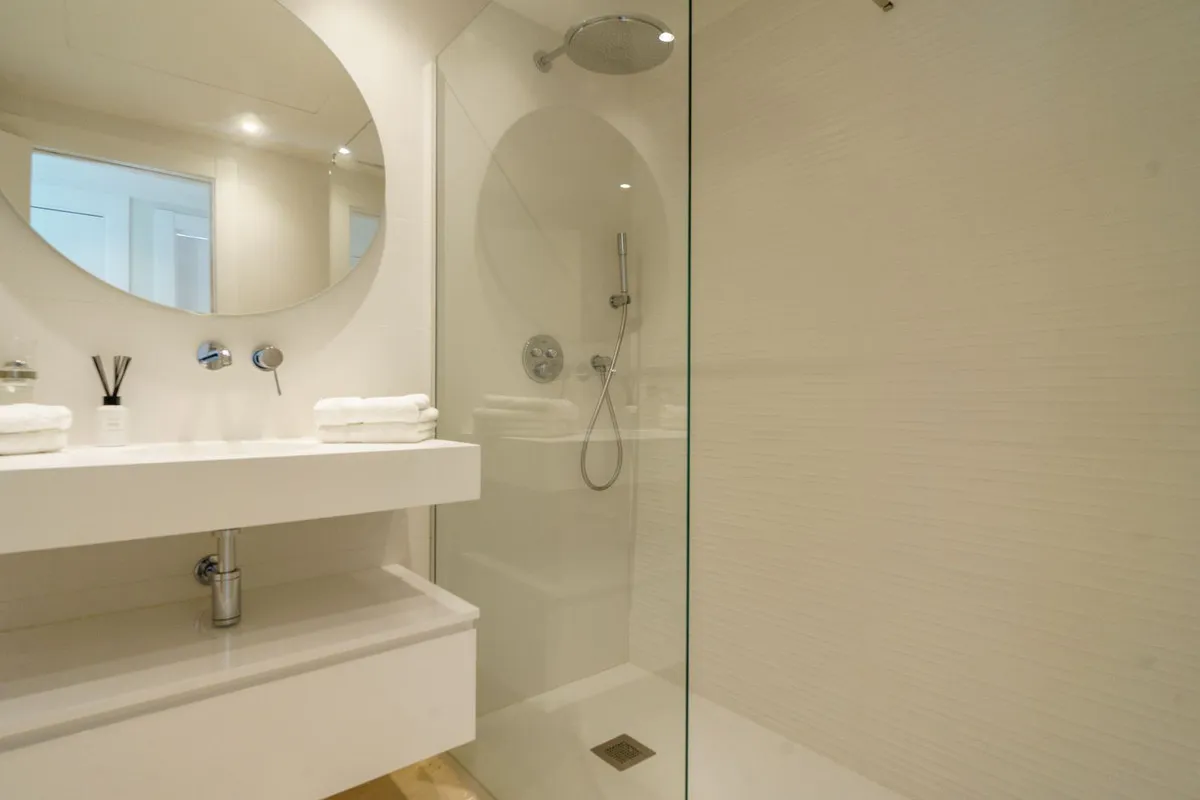 93b02c69-ff29-42f1-8096-c9b51a48a7fd