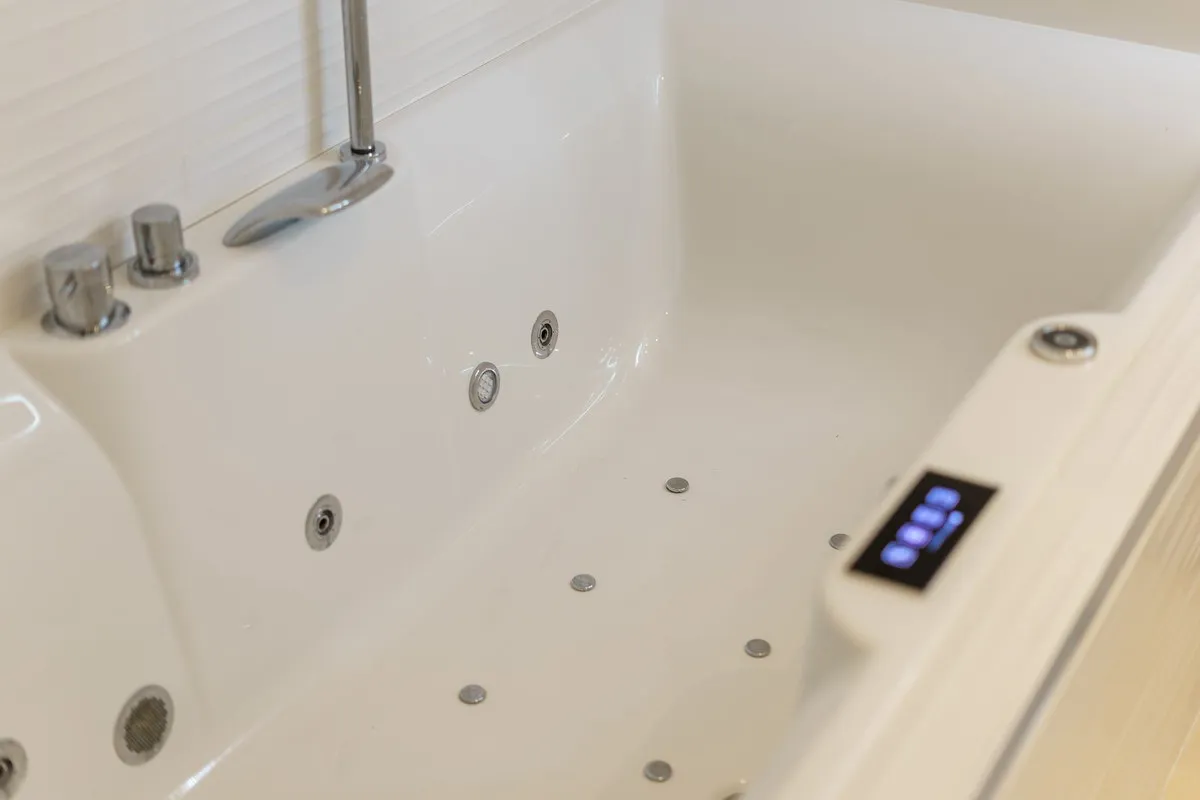 f8560be6-8098-4f82-b3d7-a4b701a8e74c