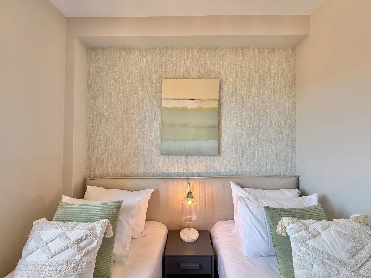 07ac5799-3c71-4354-9259-72f0bd8a4ead